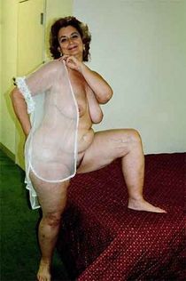 Nanny Mea Melone in hot DP